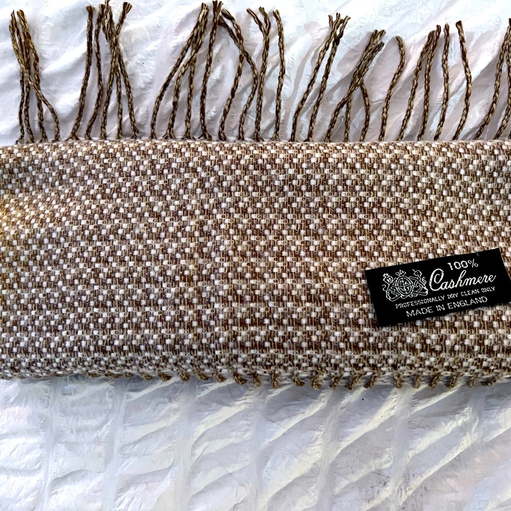 100%Cashmere scarf ColorMustard and white